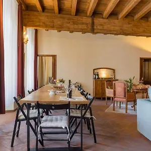 Magnificent 1800 In The Heart Of Appartement